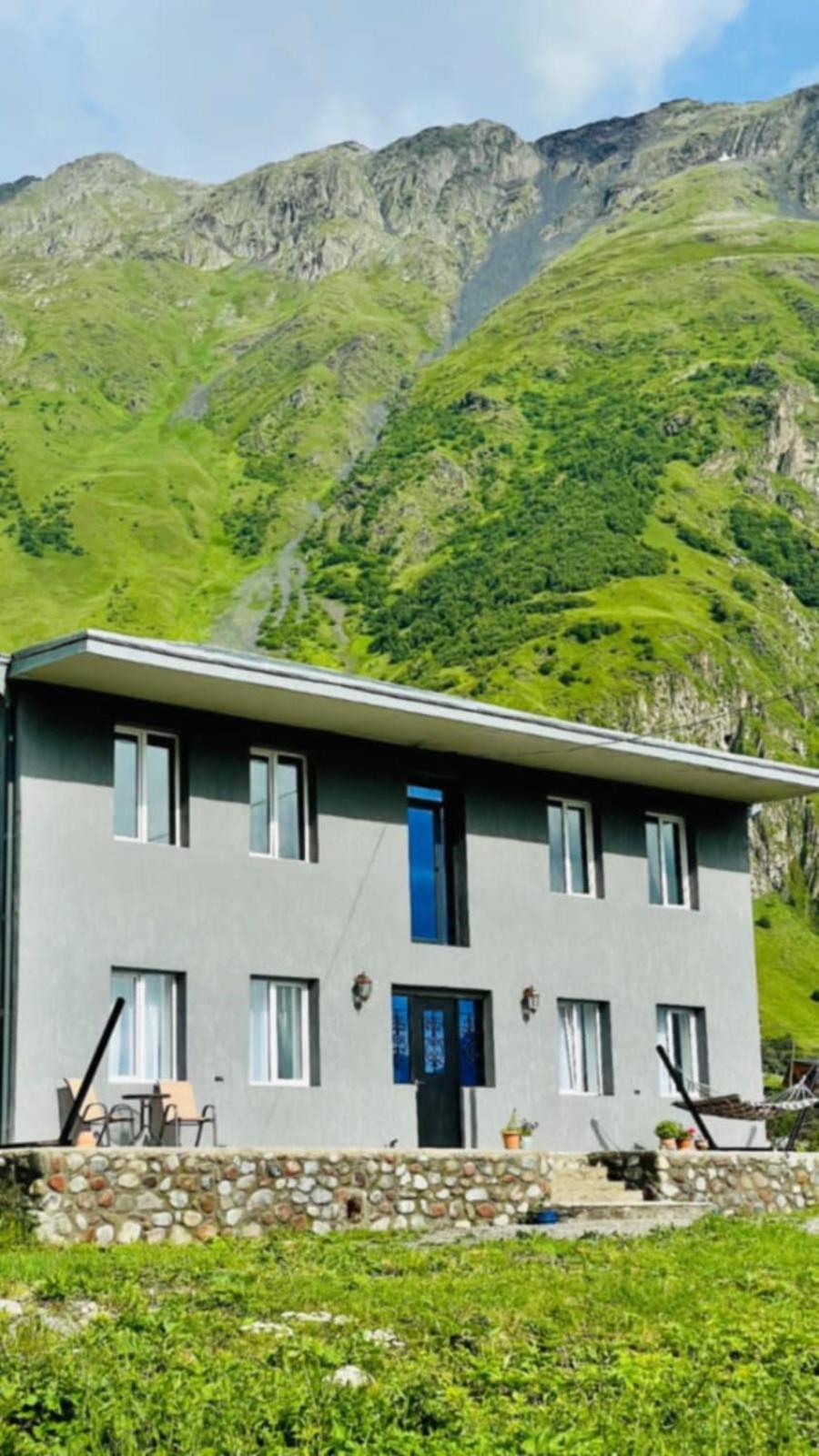 Kazbegi Palace Exterior photo